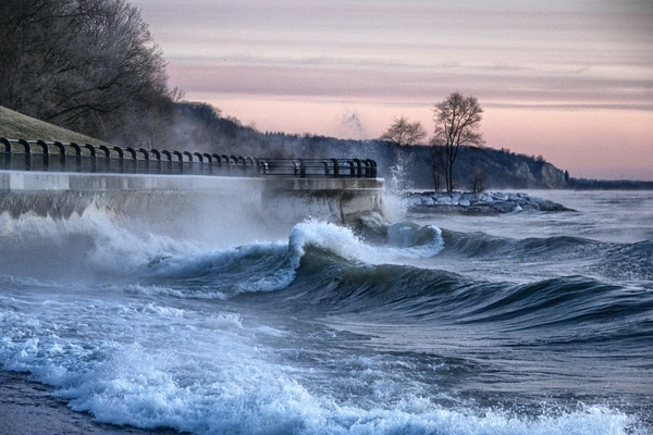 Waves at the Waterworks