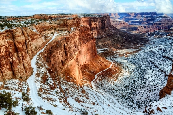 Switchback into the Valley