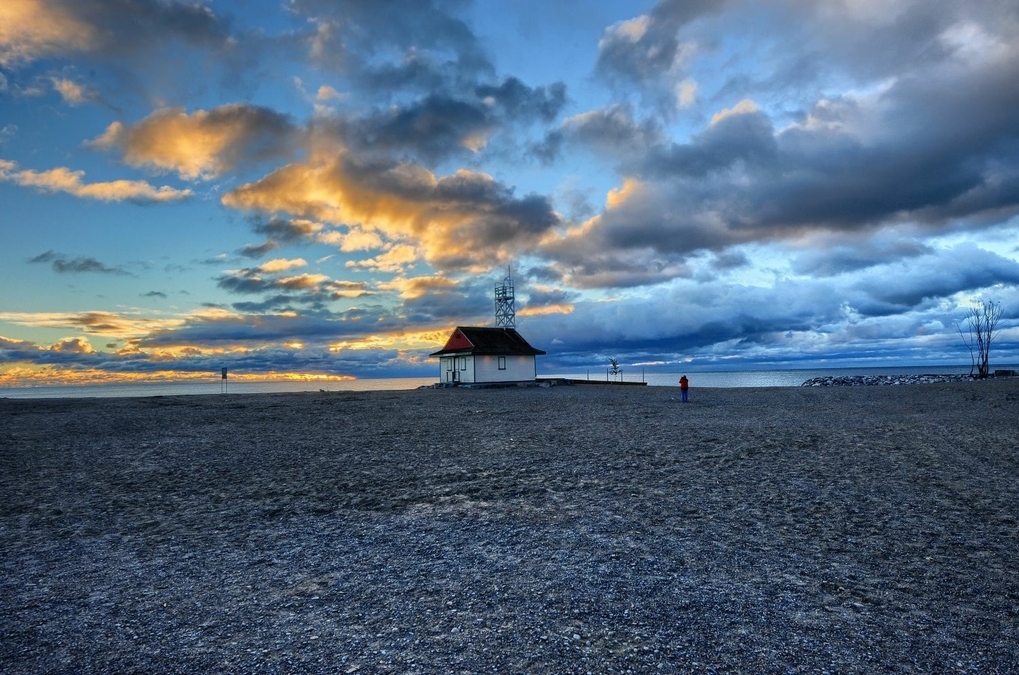 Cloud Wisps over the Lifeguard Station