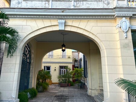 Entrance to Courtyard of a Paseo Mansion